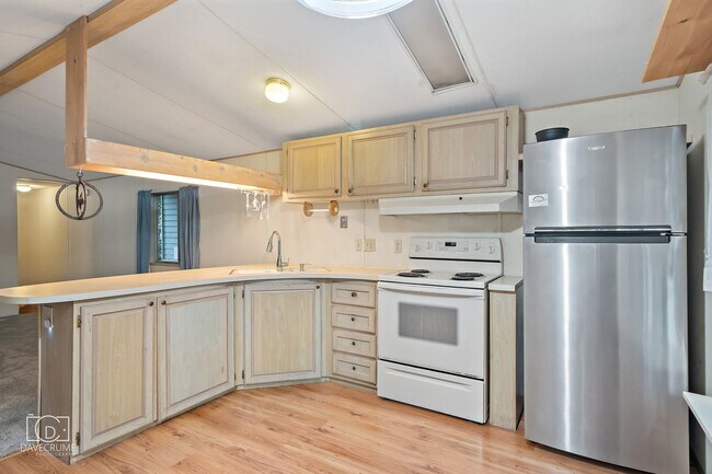 Building Photo - Waterfront 2-Bedroom Home with Scenic Views
