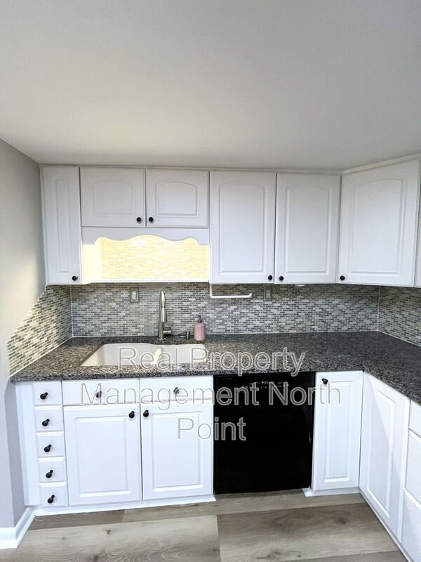 Building Photo - 3030 Steeplechase Dr