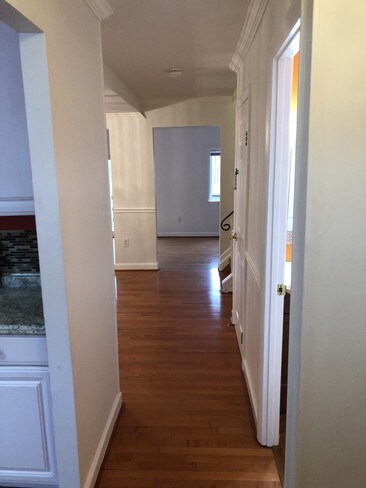 Entry Way - 7415 Rhondda Dr