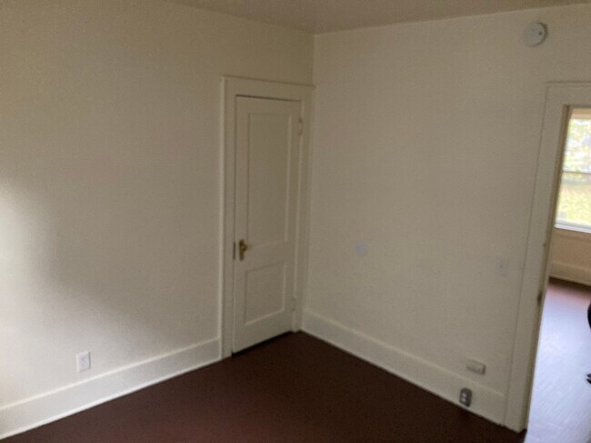 Building Photo - 25-27 O.K. Terrace