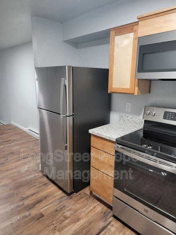 Building Photo - 3141 N Shore Dr SE