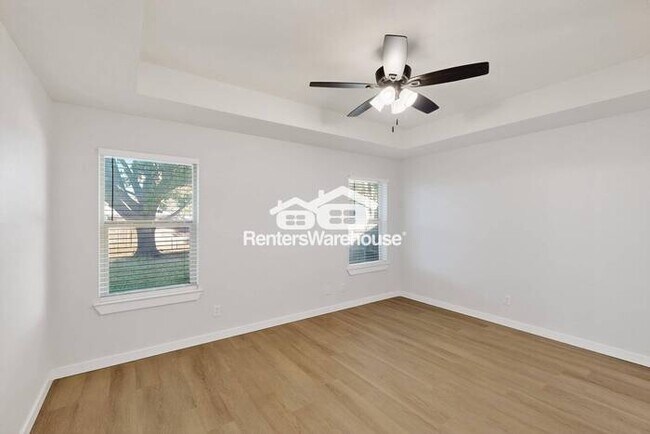 Building Photo - Completely Refreshed NRH Home Move IN Ready.