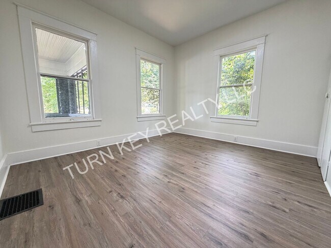 Building Photo - Home for rent in Birmingham
