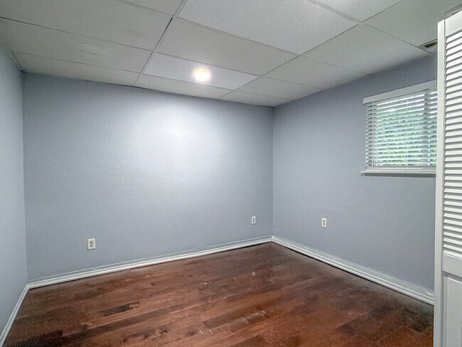 Building Photo - 17127 38th Ave W