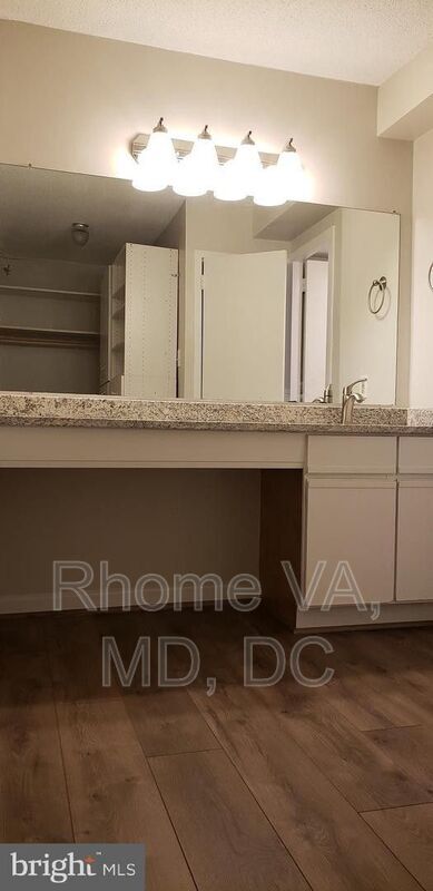Building Photo - 2500 N Van Dorn St