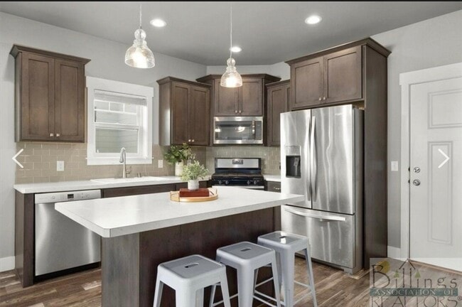 Building Photo - 1831 Island View Dr