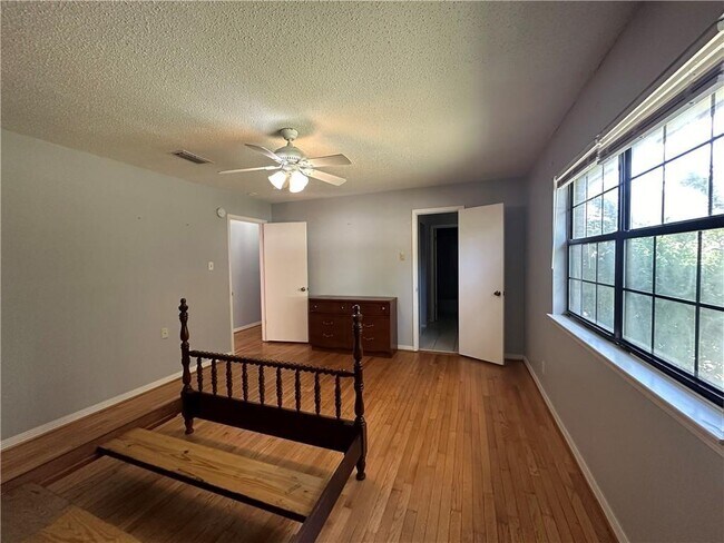 Building Photo - 6750 Browder Dr