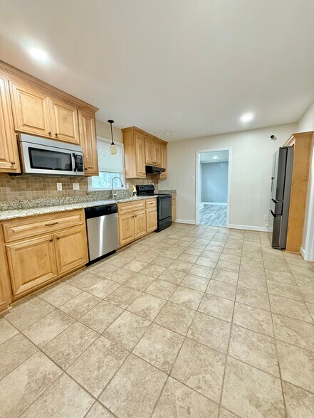 Building Photo - 1617 Chevelle Dr