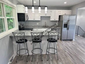 Building Photo - 13 Pawling St