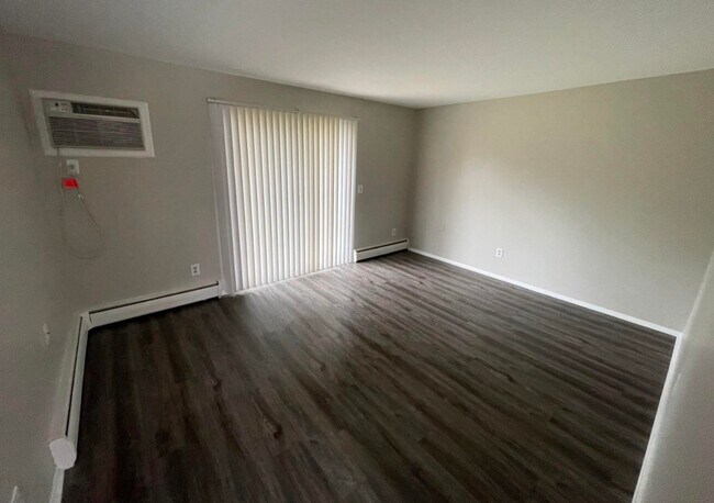 Unit 105 Living Room - 22000 Beck Rd