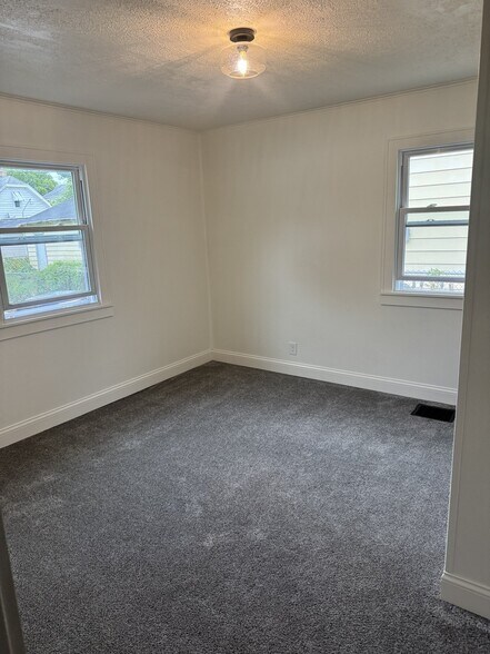 Building Photo - 2706 S 71st St
