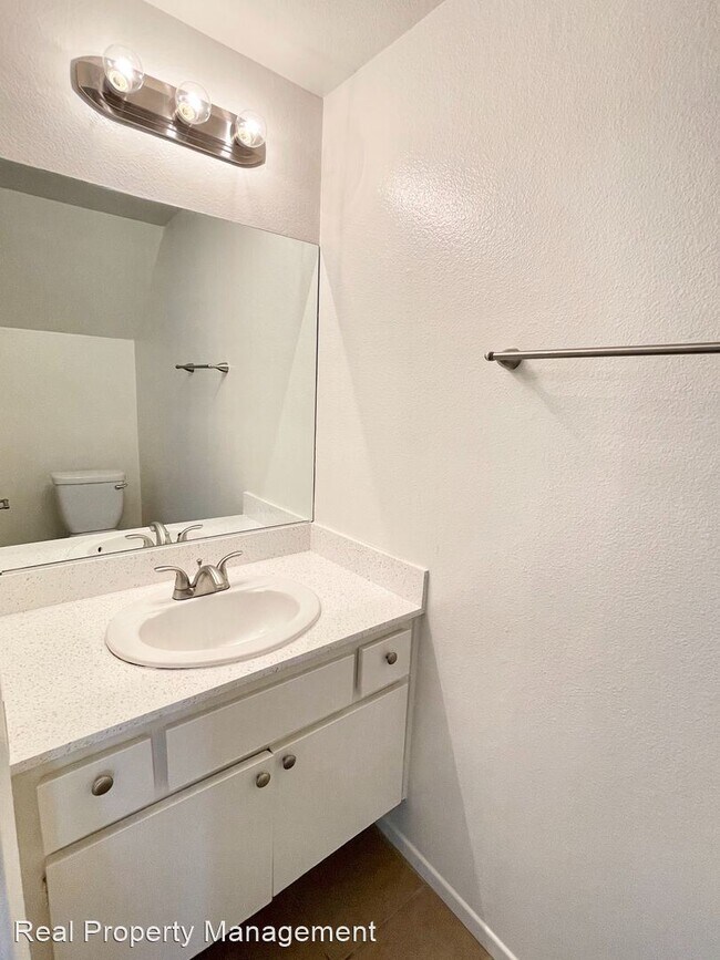 Building Photo - 2 br, 1.5 bath House - 3466 Los Mochis Way