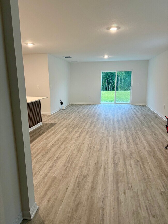 Building Photo - 4233 Foxway Dr