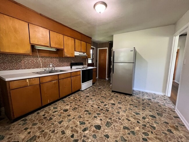 Building Photo - 3 Bed 1.5 Bath in Gates County
