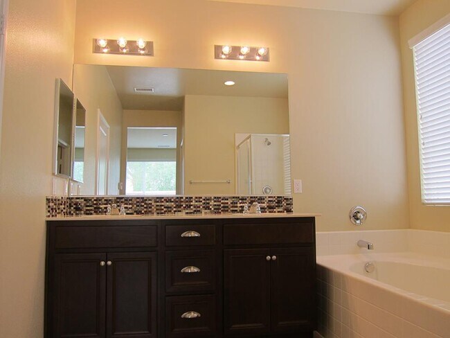 Building Photo - 41460 Stafford Ct