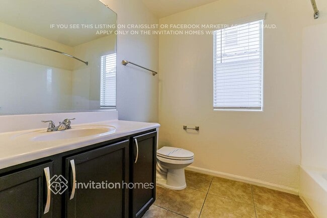 Building Photo - 3367 E Constitution Dr