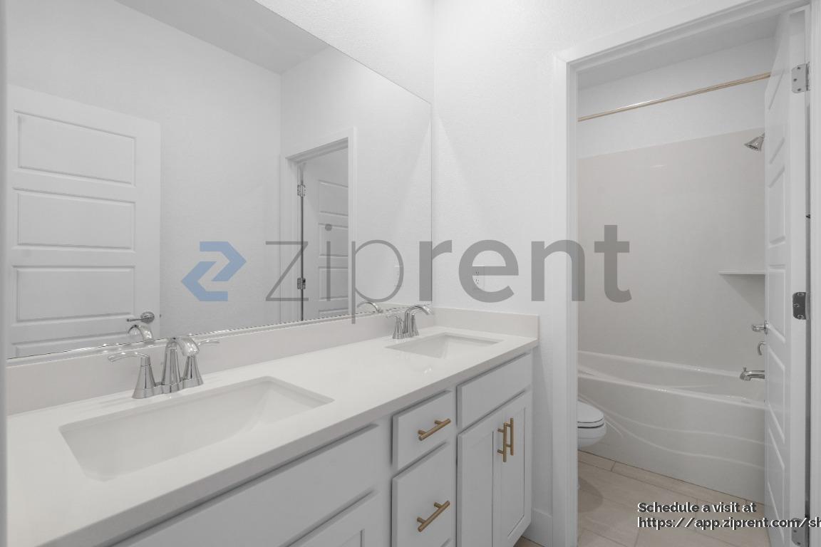 Building Photo - 4785 Happy Hallow Dr