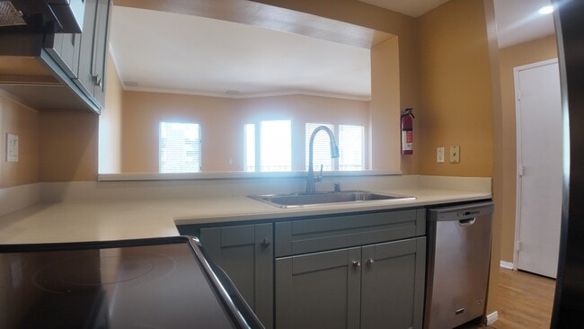 Building Photo - 655 Columbia St