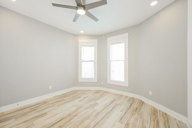 Building Photo - 120 E Magnolia Ave