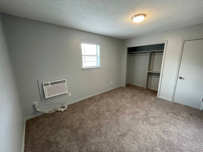 Building Photo - Fully renovated. New owner. Improved prope...