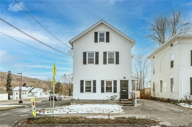 Building Photo - 24 Elm St