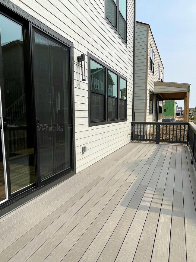 Building Photo - 361 Fox Ln