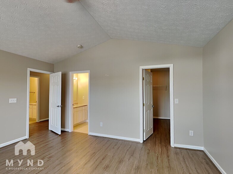 Building Photo - 3904 Liriope St