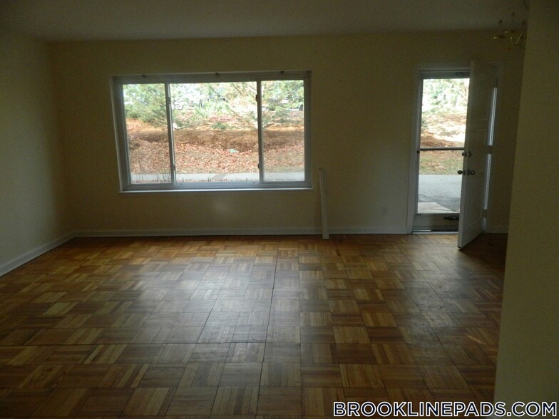 Building Photo - 499 VFW Parkway