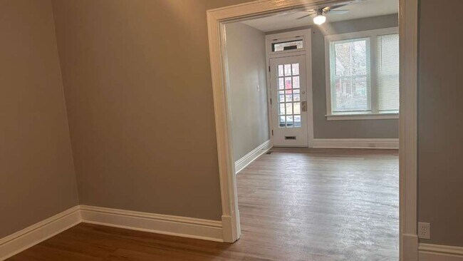 Building Photo - 5042-5044 Pernod Avenue