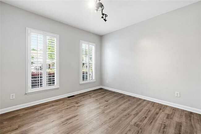 Building Photo - 208 Setters Ridge