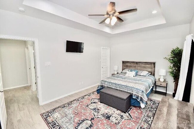 Building Photo - 13 West Dr