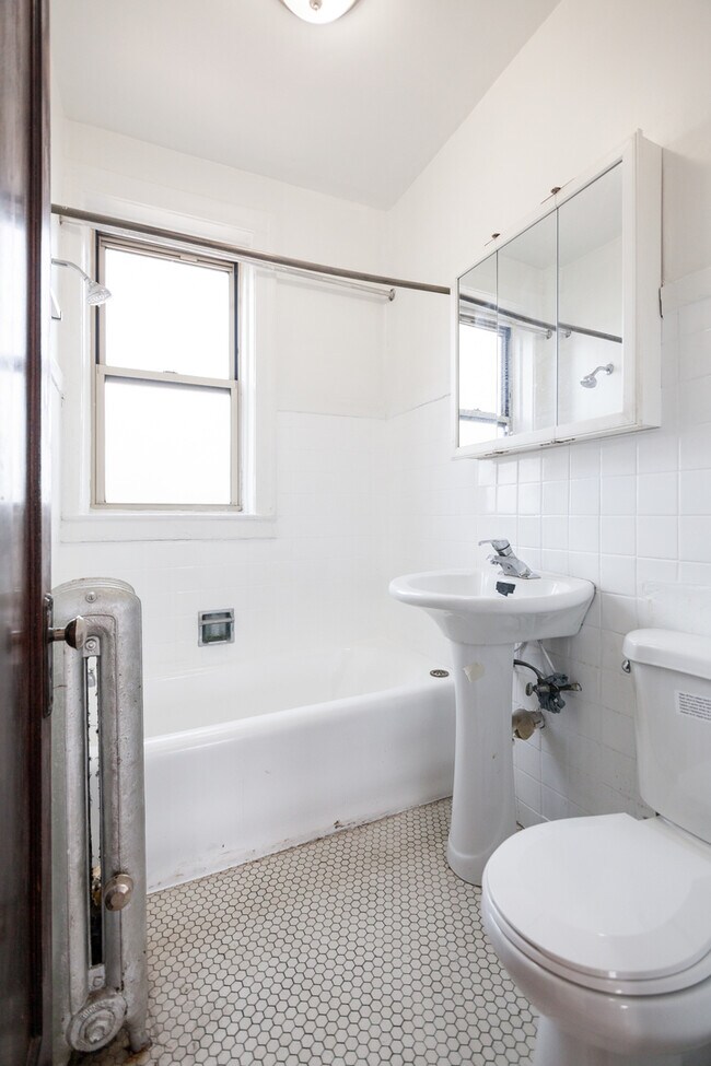 Building Photo - 3537 N Troy St