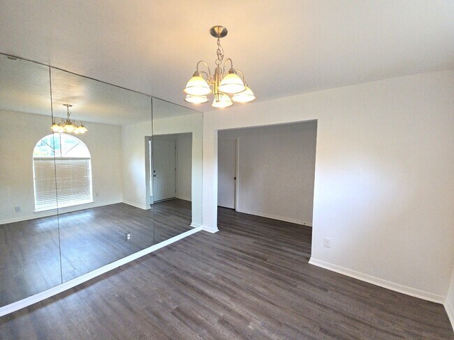 Building Photo - 3810 R V Mayfield Dr