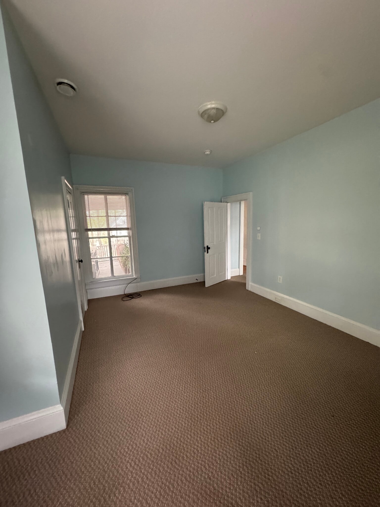 BR2 - 314 w clinton st