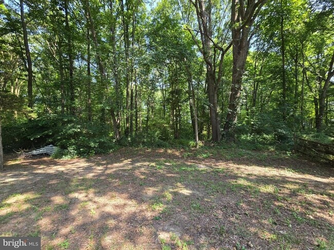 Building Photo - 1417 S Farmview Dr