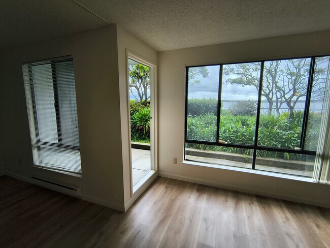 Building Photo - BEAUTIFUL STUDIO AVAILABLE AT WATERGATE COMMUNITY IN EMERYVILLE!!!