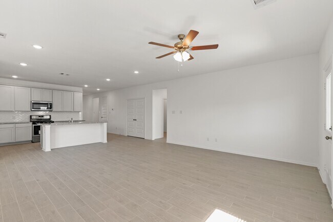 Building Photo - 23103 Forebear Dr