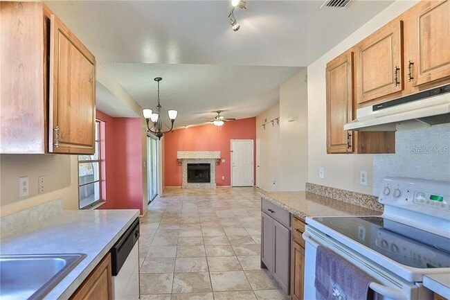 Building Photo - 1202 Coolridge Dr