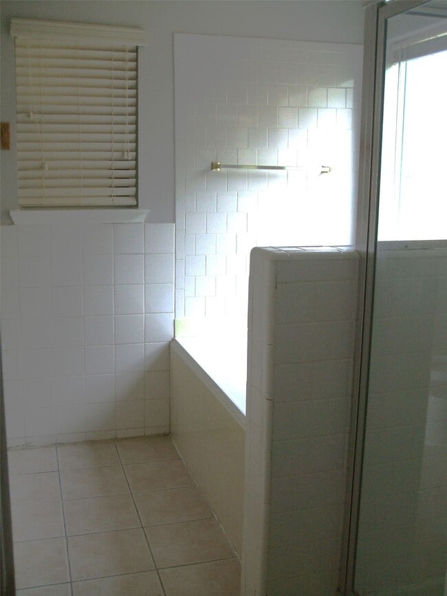 Building Photo - 8978 Dawnridge Dr