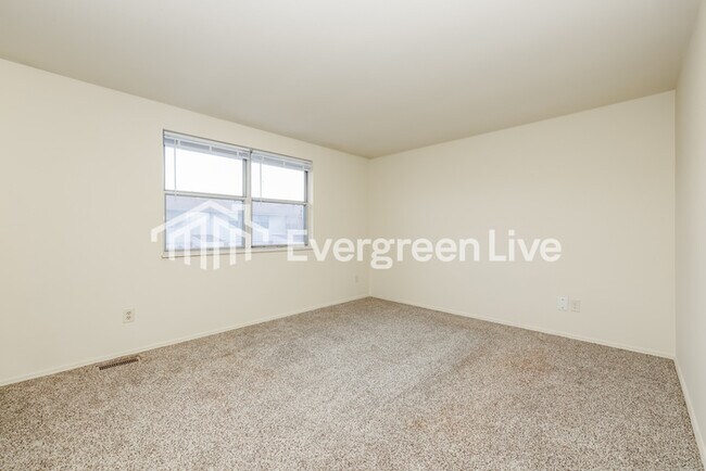 Building Photo - 7560 Mt Hood