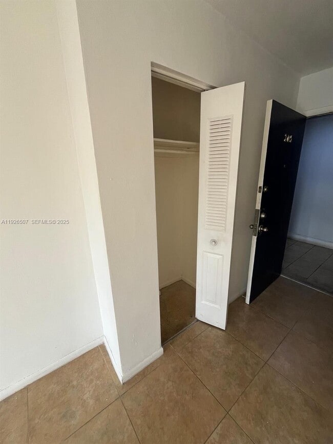 Building Photo - 4301 NW S Tamiami Canal Dr