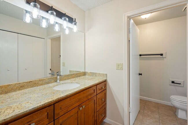 Building Photo - 4917 Aizenberg Cir