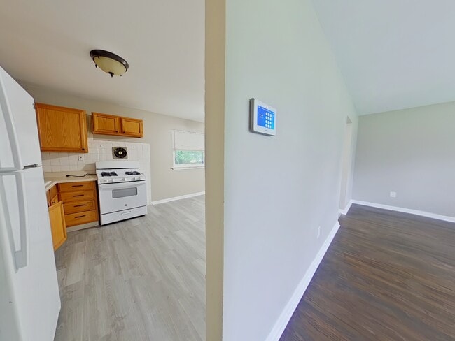 Building Photo - 770 Manresa Ln