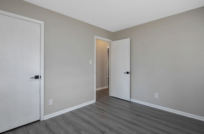 Building Photo - 7252 Ainsley St