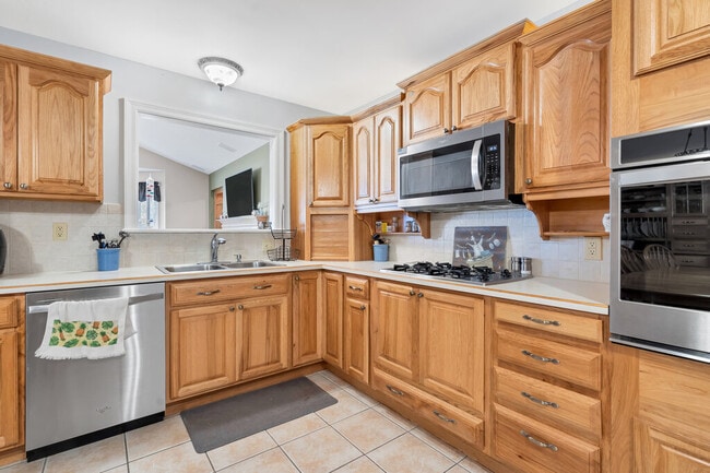 Building Photo - 10 Apple Tree Ct