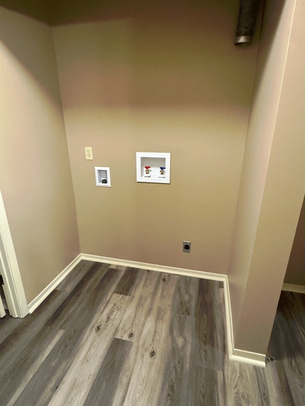 Building Photo - 309 N 6th Ave