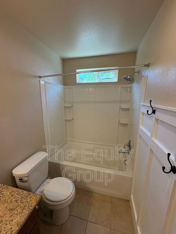 Building Photo - 3316 W Wren Ave