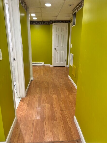 Building Photo - 50 Grand St