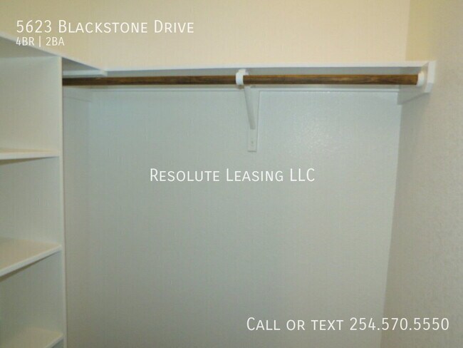 Building Photo - 5623 Blackstone Dr