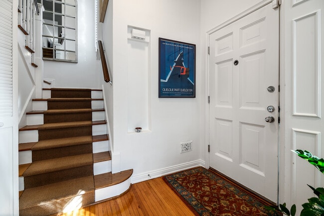 Building Photo - 458 S Bedford Dr